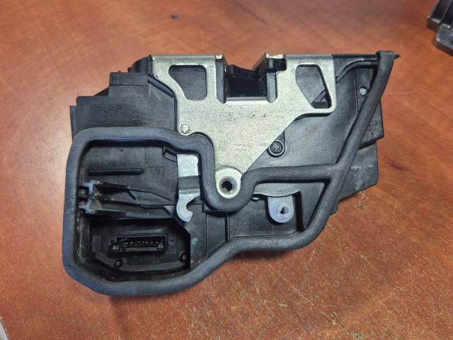 bontott BMW 3 GT Bal első Ajtózár
