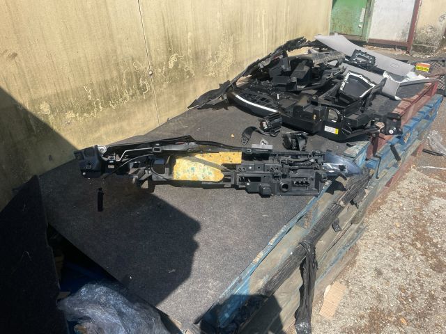 bontott BMW 3 GT Bal hátsó Csomagtér Burkolat (Műanyag)