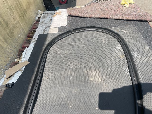 bontott BMW 3 GT Bal hátsó Gumikéder