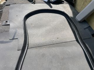 bontott BMW 3 GT Bal hátsó Gumikéder