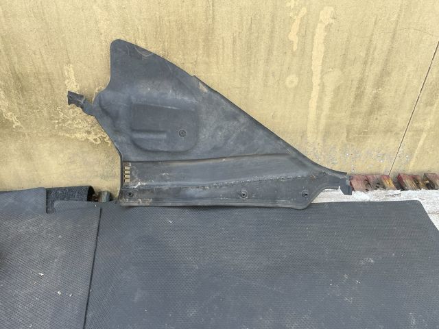 bontott BMW 3 GT Bal Levélrács Záróvég