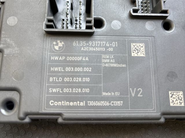 bontott BMW 3 GT Biztosítéktábla Csomagtér