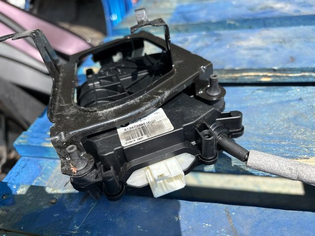 bontott BMW 3 GT Csomagtérajtó Zárszerkezet