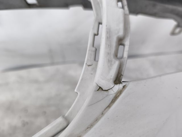 bontott BMW 3 GT Első Lökhárító (Üresen)