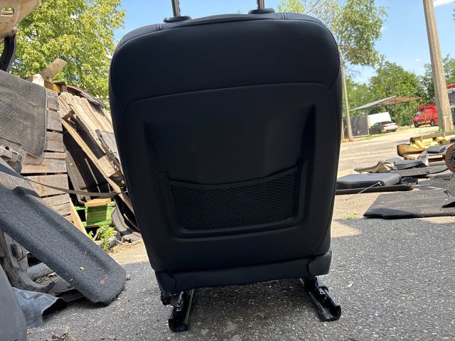 bontott BMW 3 GT Jobb első Ülés