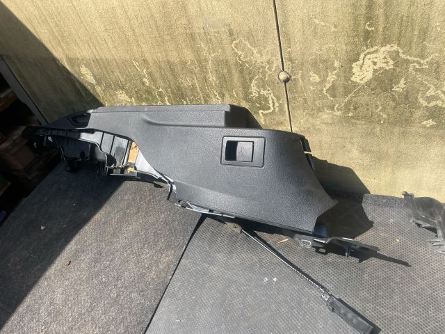 bontott BMW 3 GT Jobb hátsó Csomagtér Burkolat (Műanyag)