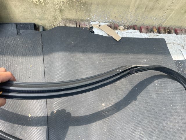 bontott BMW 3 GT Jobb hátsó Gumikéder