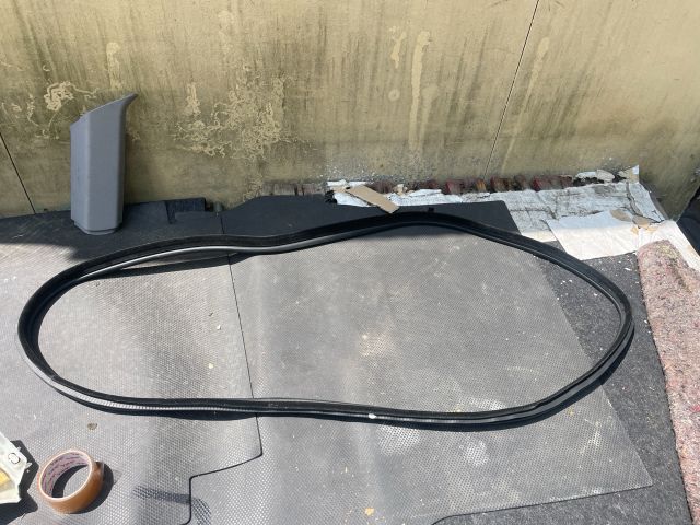 bontott BMW 3 GT Jobb hátsó Gumikéder