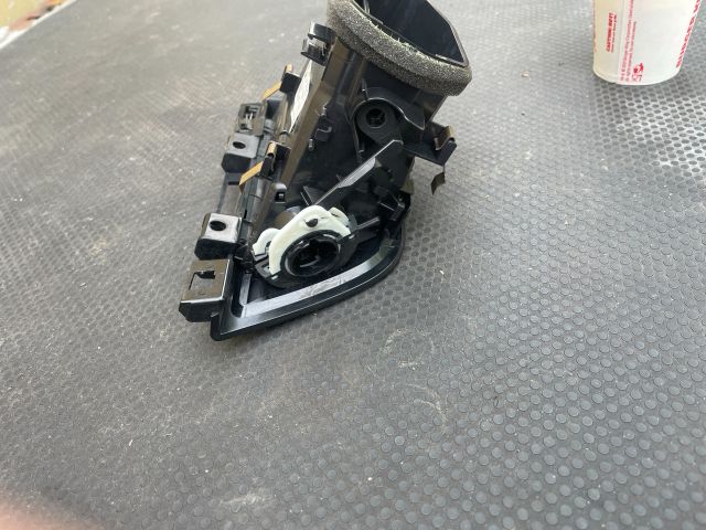 bontott BMW 3 GT Jobb Szellőző