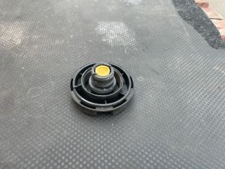 bontott BMW 3 GT Kiegyenlítőtartály Sapka