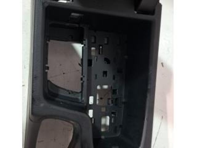 bontott BMW 3 GT Könyöklő