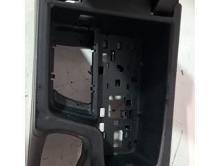 bontott BMW 3 GT Könyöklő