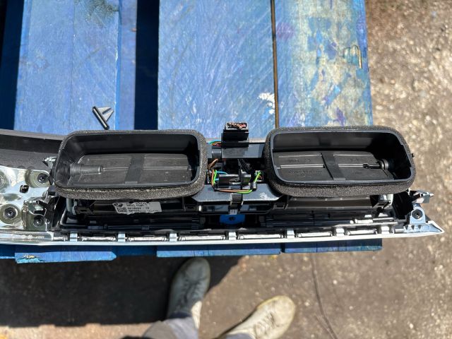 bontott BMW 3 GT Középső Szellőző