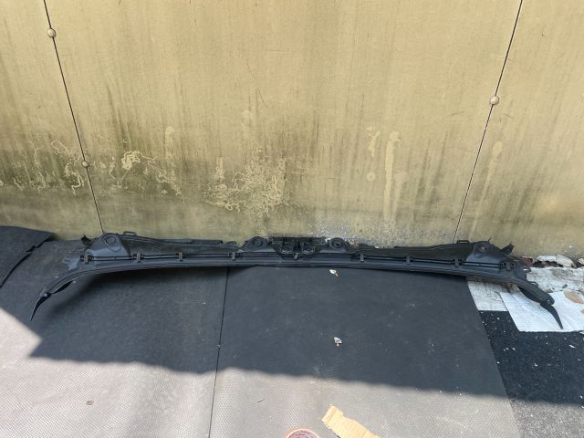 bontott BMW 3 GT Levélrács