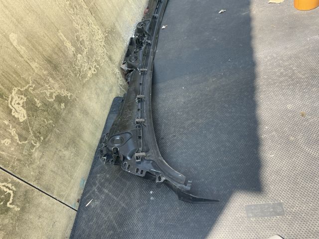 bontott BMW 3 GT Levélrács