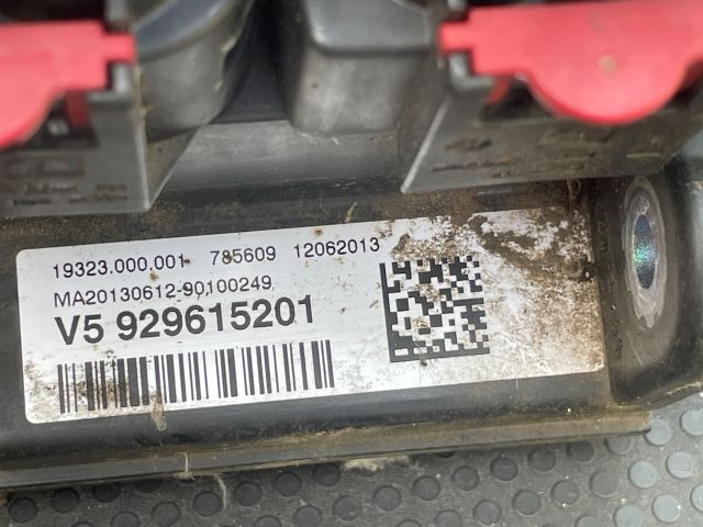 bontott BMW 3 GT Pozitív Kábel Elosztó