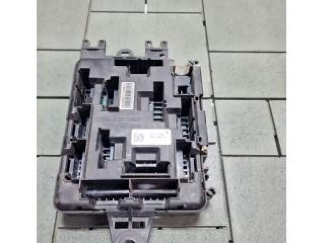 bontott BMW 4 Biztosítéktábla Motortér