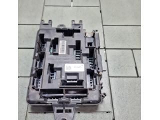 bontott BMW 4 Biztosítéktábla Motortér