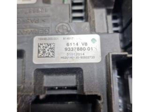 bontott BMW 4 Biztosítéktábla Motortér