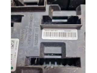 bontott BMW 4 Biztosítéktábla Motortér