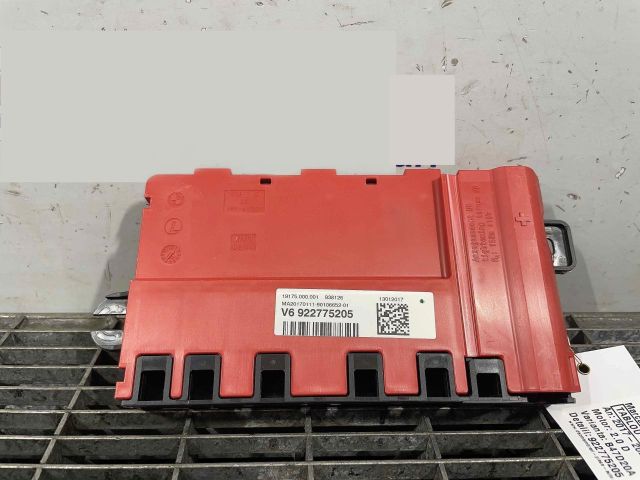 bontott BMW 4 Biztosítéktábla Motortér