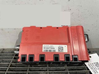 bontott BMW 4 Biztosítéktábla Motortér