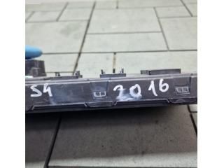 bontott BMW 4 Biztosítéktábla Motortér