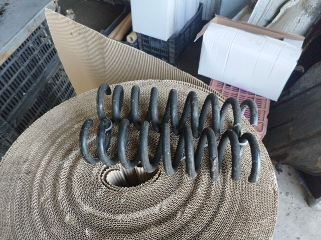 bontott BMW 4 Hátsó Rugó Pár