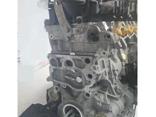 bontott BMW 4 Motor (Fűzött blokk hengerfejjel)