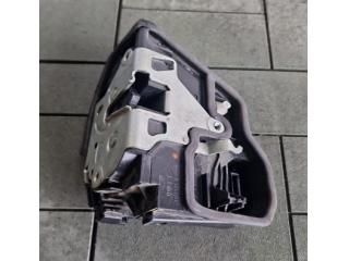 bontott BMW 4 Bal első Ajtózár