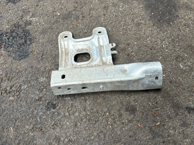 bontott BMW 4 Bal első Lökhárító Merevítő Tartó (Fém)