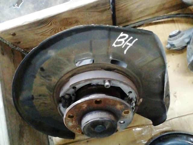 bontott BMW 4 Bal hátsó Csonkállvány Kerékaggyal