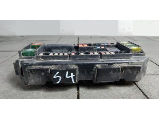 bontott BMW 4 Biztosítéktábla Csomagtér