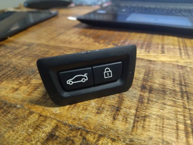 bontott BMW 4 Csomagtér Nyitó Kar / Gomb