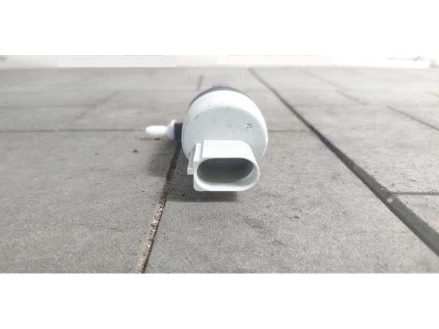 bontott BMW 4 Első Ablakmosó Szivattyú