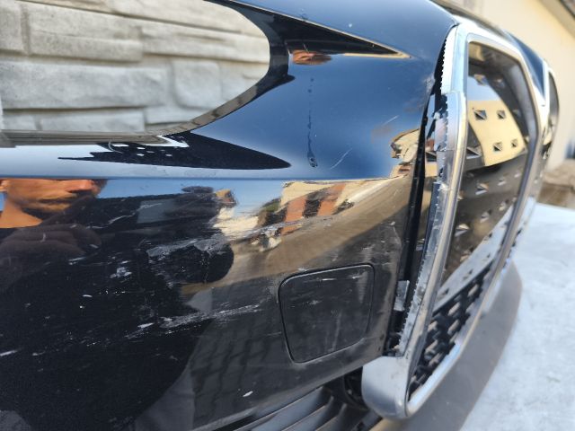 bontott BMW 4 Első Lökhárító (Részeivel)