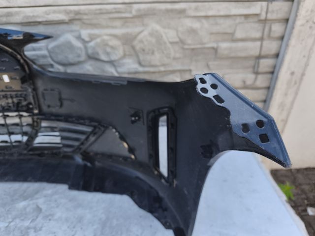 bontott BMW 4 Első Lökhárító (Részeivel)