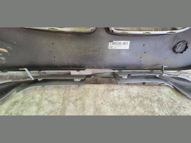 bontott BMW 4 Első Lökhárító (Üresen)