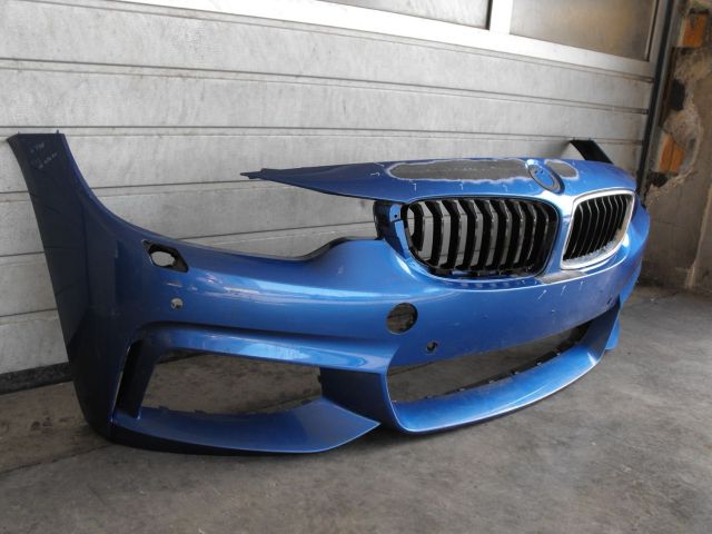 bontott BMW 4 Első Lökhárító (Üresen)