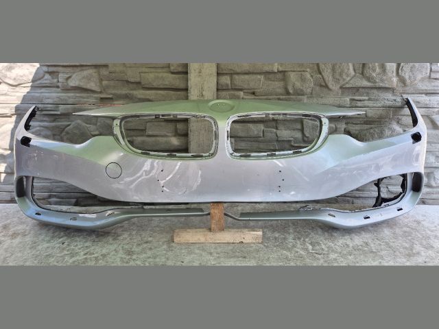 bontott BMW 4 Első Lökhárító (Üresen)