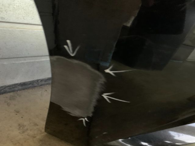 bontott BMW 4 Első Lökhárító (Üresen)