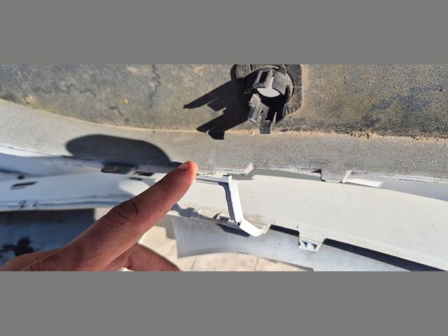 bontott BMW 4 Első Lökhárító (Üresen)