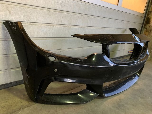 bontott BMW 4 Első Lökhárító (Üresen)