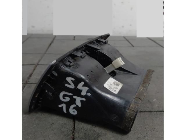 bontott BMW 4 Hátsó középső Szellőző