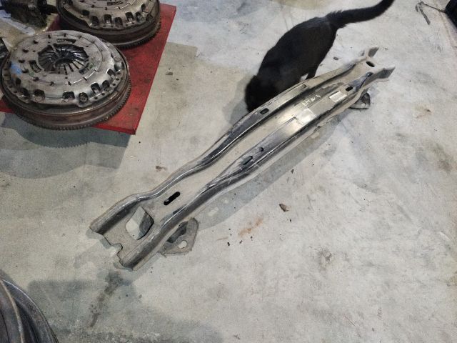 bontott BMW 4 Hátsó Lökhárító Merevítő (Fém)