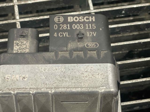 bontott BMW 4 Izzító Relé