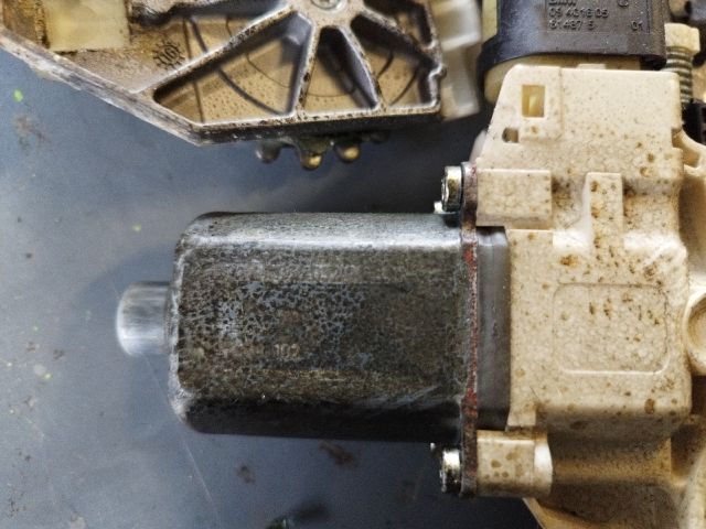 bontott BMW 4 Jobb első Ablakemelő Szerkezet (Elektromos)