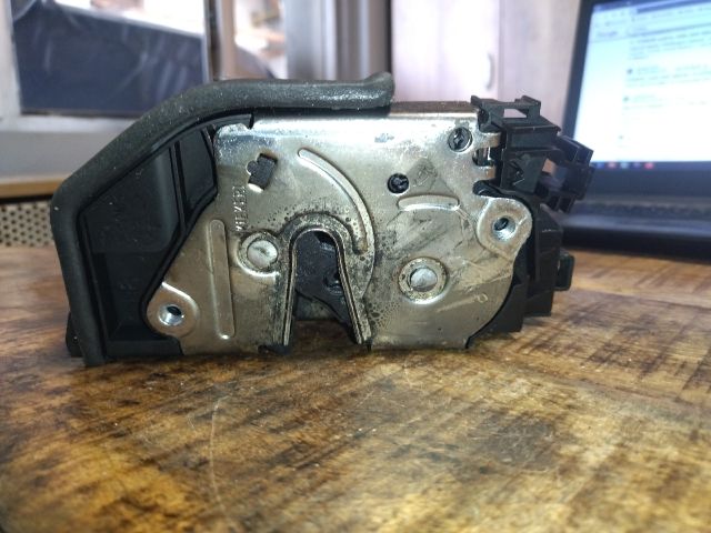 bontott BMW 4 Jobb első Ajtózár