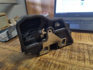 bontott BMW 4 Jobb első Ajtózár