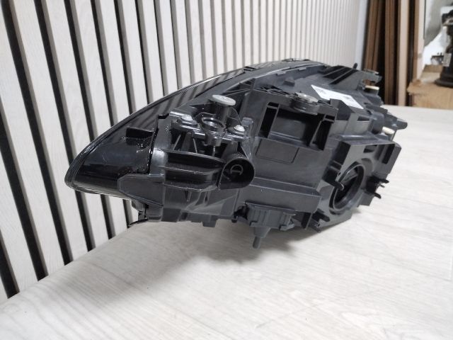 bontott BMW 4 Jobb Fényszóró